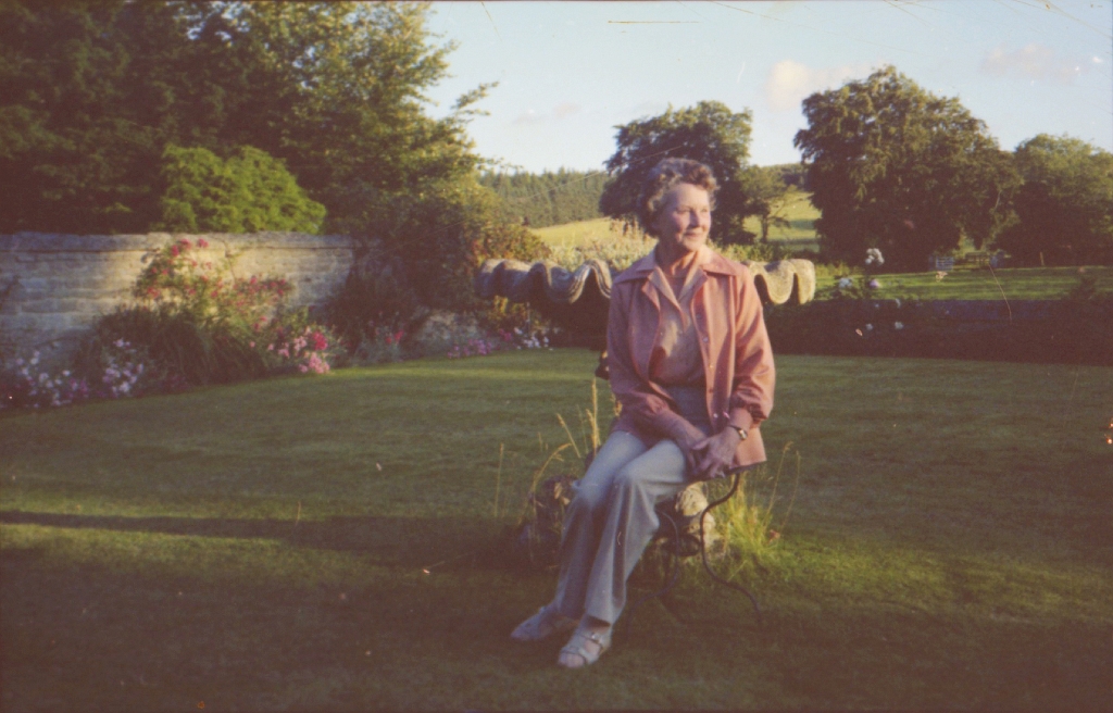 19790000-1981 SLALEY HALL CHRISTINE PRIESTMAN (née Long) 02.jpg